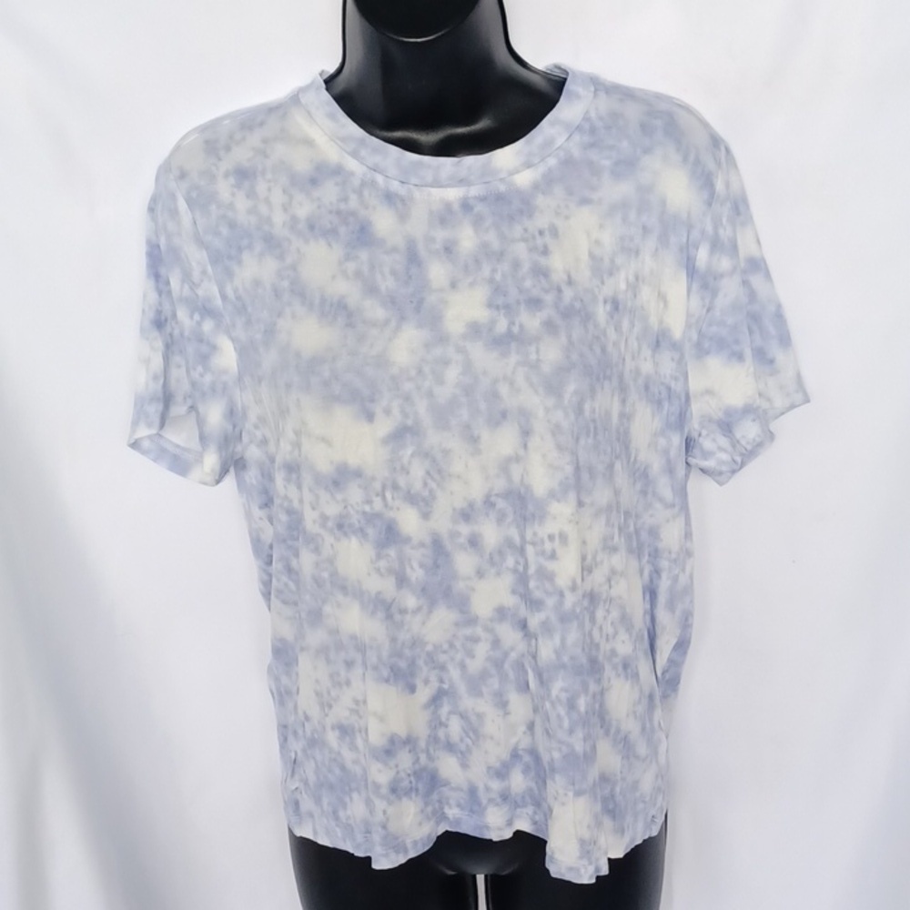 Rabbit Rose Tie Dye top size M, 20" PTP, 18" L